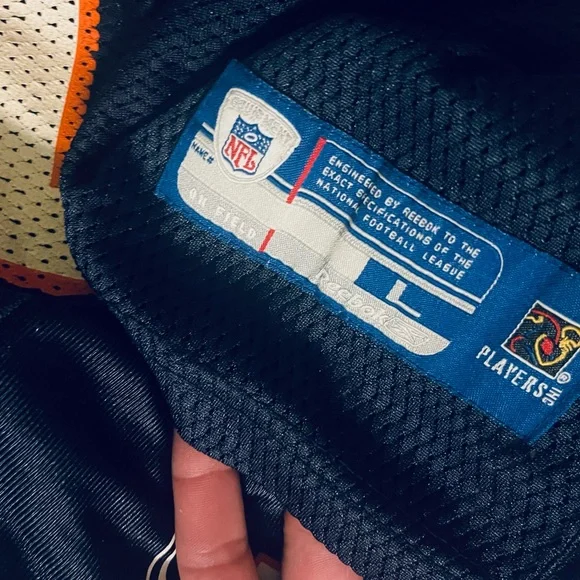 Vintage NFL equipment Reebok Chicago Bears Brian Urlacher jersey retired #54 - Picture 5 of 15